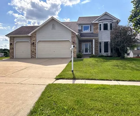 1102 Getzelman Rd, Hampshire, IL 60140