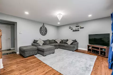 1258 N Wheeling Rd, Mount Prospect, IL 60056 photo 4