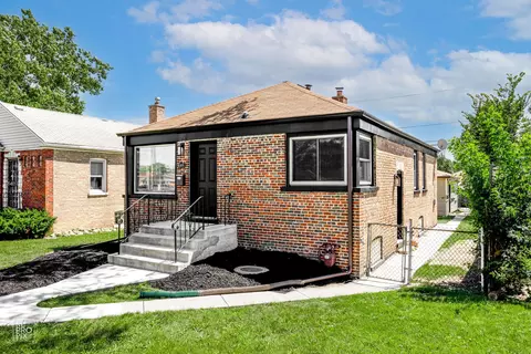 537 W 127th St, Chicago, IL 60628