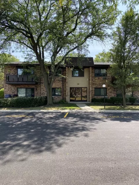 2624 N Windsor Dr #201, Arlington Heights, IL 60004
