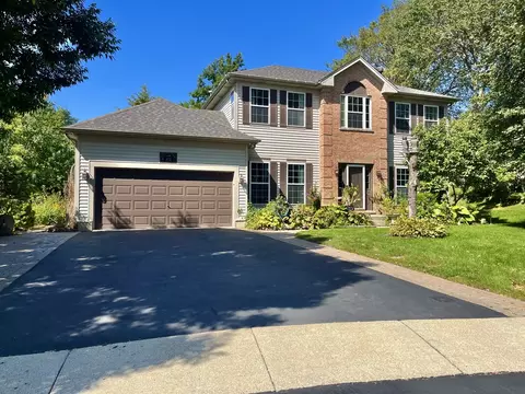831 Jeri Ln, West Chicago, IL 60185