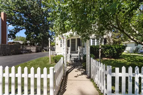 604 1st St, Harvard, IL 60033 photo 2