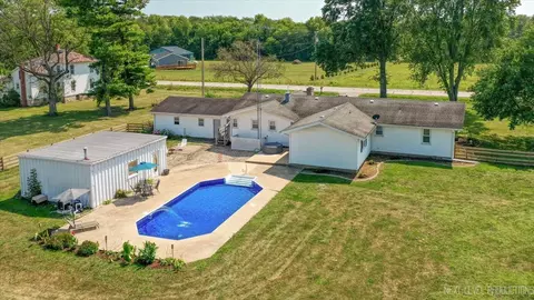 Exterior - 420 E Grand Ridge Rd, Mazon, IL 60444 photo 3 of 5