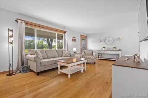 Living - 420 E Grand Ridge Rd, Mazon, IL 60444 photo 2 of 3