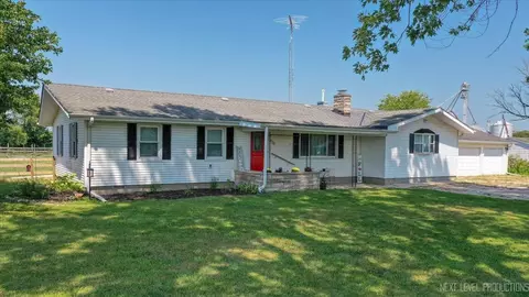 420 E Grand Ridge Rd, Mazon, IL 60444