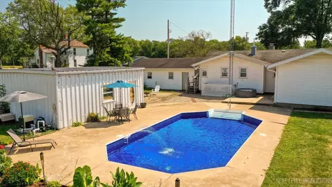Exterior - 420 E Grand Ridge Rd, Mazon, IL 60444 photo 2 of 5