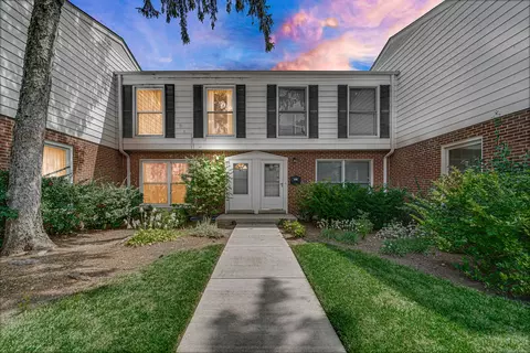 907 Waukegan Rd #B, Deerfield, IL 60015