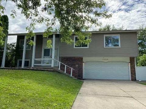5226 Keene Ln, Hanover Park, IL 60133
