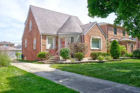 5645 S Natoma Ave, Chicago, IL 60638