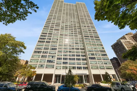 1700 E 56th St #505, Chicago, IL 60637