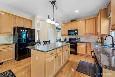 Kitchen - 1421 Whitefence Rd, Bartlett, IL 60103 photo 2 of 4