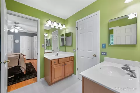 Bath - 1421 Whitefence Rd, Bartlett, IL 60103 photo 3 of 6