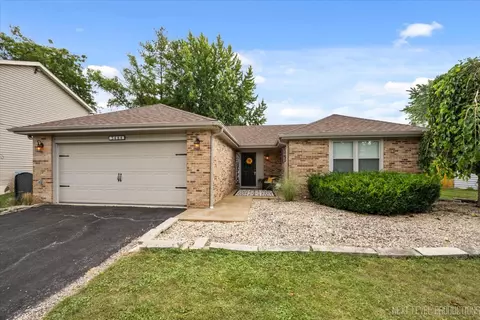 3484 Fox Hill Rd, Aurora, IL 60504
