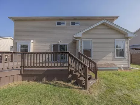 Exterior - 7 Boulder Ridge Ct, Bolingbrook, IL 60490 photo 4 of 11