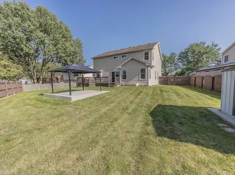 Exterior - 7 Boulder Ridge Ct, Bolingbrook, IL 60490 photo 10 of 11