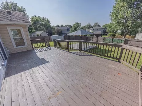 Exterior - 7 Boulder Ridge Ct, Bolingbrook, IL 60490 photo 7 of 11