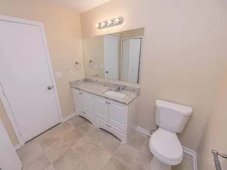 Bath - 7 Boulder Ridge Ct, Bolingbrook, IL 60490 photo 4 of 5