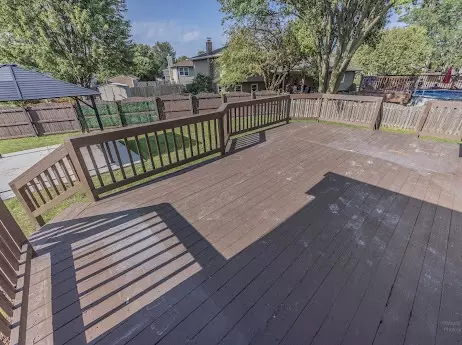 Exterior - 7 Boulder Ridge Ct, Bolingbrook, IL 60490 photo 8 of 11
