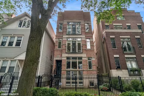 1745 W Roscoe St #2, Chicago, IL 60657