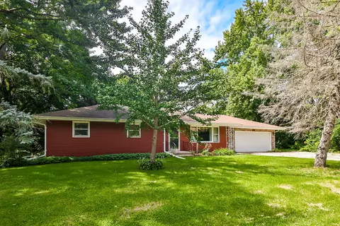 8684 Yosemite Dr, Byron, IL 61010