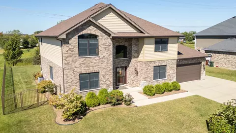 2081 Water Chase Dr, New Lenox, IL 60451