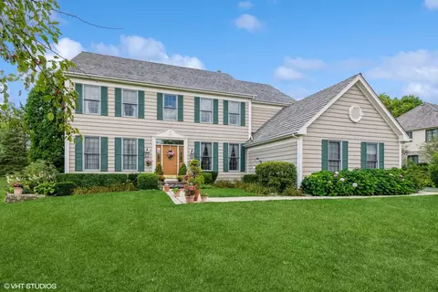 17871 W Pond Ridge Cir, Gurnee, IL 60031