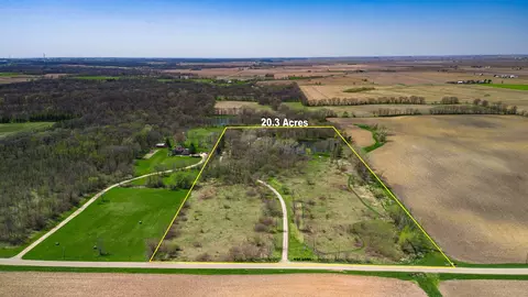 1017 Fisk Rd, Compton, IL 61318 photo 4