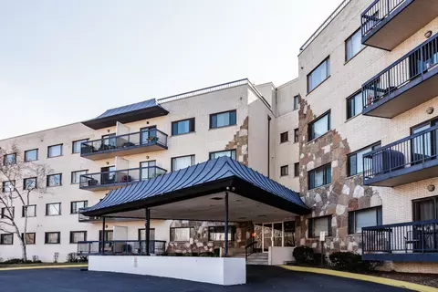 6700 S Brainard Ave #118, Countryside, IL 60525