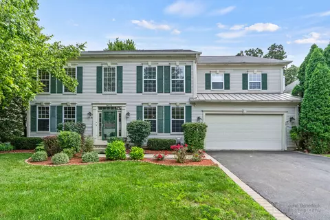 34128 N Wooded Glen Dr, Grayslake, IL 60030
