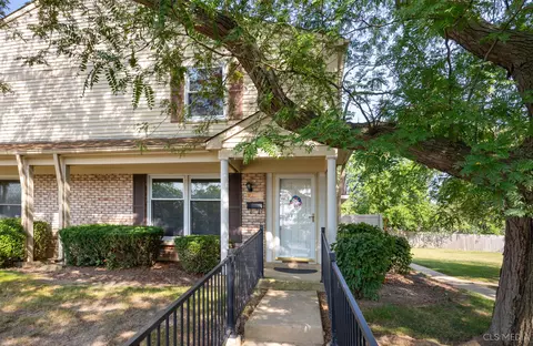 2201 Ramsey Cir #2201, Schaumburg, IL 60194
