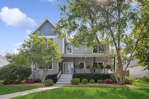 225 S Williams St, Westmont, IL 60559