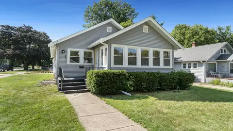 402 N Johnston Ave, Rockford, IL 61101