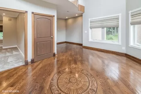 Living - 364 Geri Ln, Des Plaines, IL 60016 photo 1 of 3