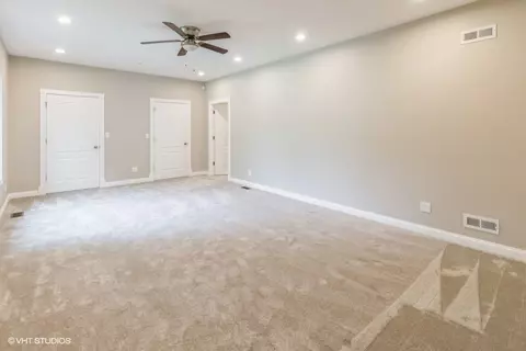 Bedroom - 364 Geri Ln, Des Plaines, IL 60016 photo 1 of 4