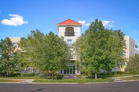 977 Harris Rd #113, Grayslake, IL 60030