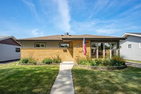 832 N Neva Ave, Addison, IL 60101