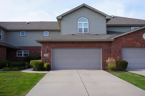 19742 Mulroy Cir, Tinley Park, IL 60487
