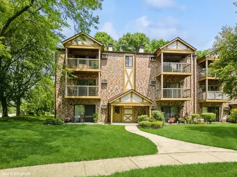 751 S Dwyer Ave #C, Arlington Heights, IL 60005