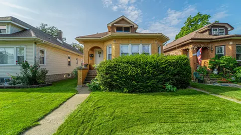 2329 Broadway St, Blue Island, IL 60406