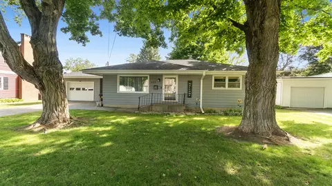 803 Clay St, Oregon, IL 61061