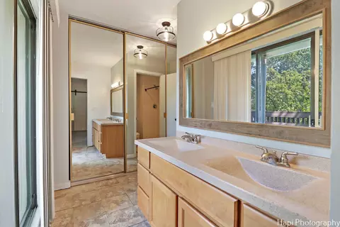 Bath - 643 Beth Ct, Gurnee, IL 60031 photo 2 of 2