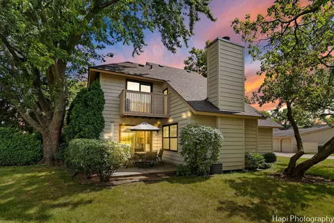 643 Beth Ct, Gurnee, IL 60031