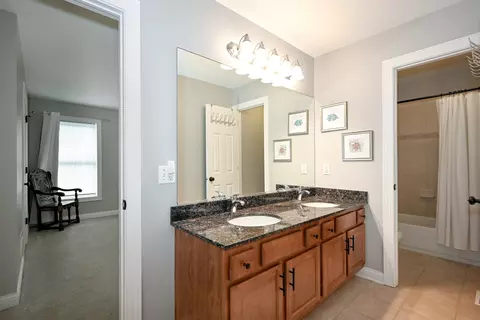 527 E Indiana St, Wheaton, IL 60187 photo 25