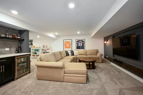 527 E Indiana St, Wheaton, IL 60187 photo 27