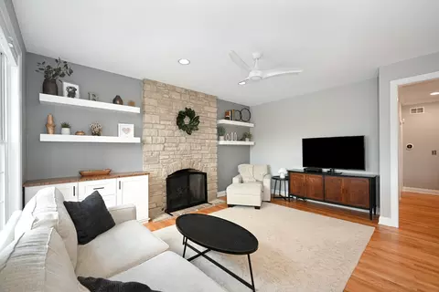 527 E Indiana St, Wheaton, IL 60187 photo 11