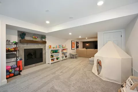 527 E Indiana St, Wheaton, IL 60187 photo 26