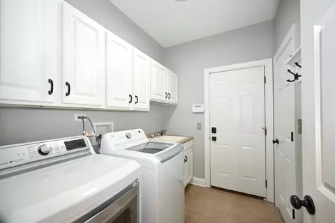 527 E Indiana St, Wheaton, IL 60187 photo 16