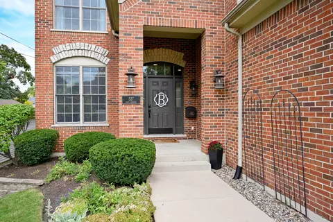 527 E Indiana St, Wheaton, IL 60187 photo 2