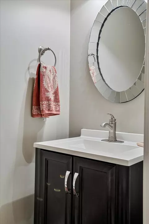 Bath - 610 Wildberry Dr, Normal, IL 61761 photo 1 of 4