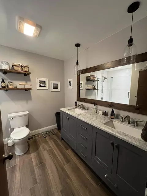 Bath - 2635 Bell Rd, Minooka, IL 60447 photo 2 of 5